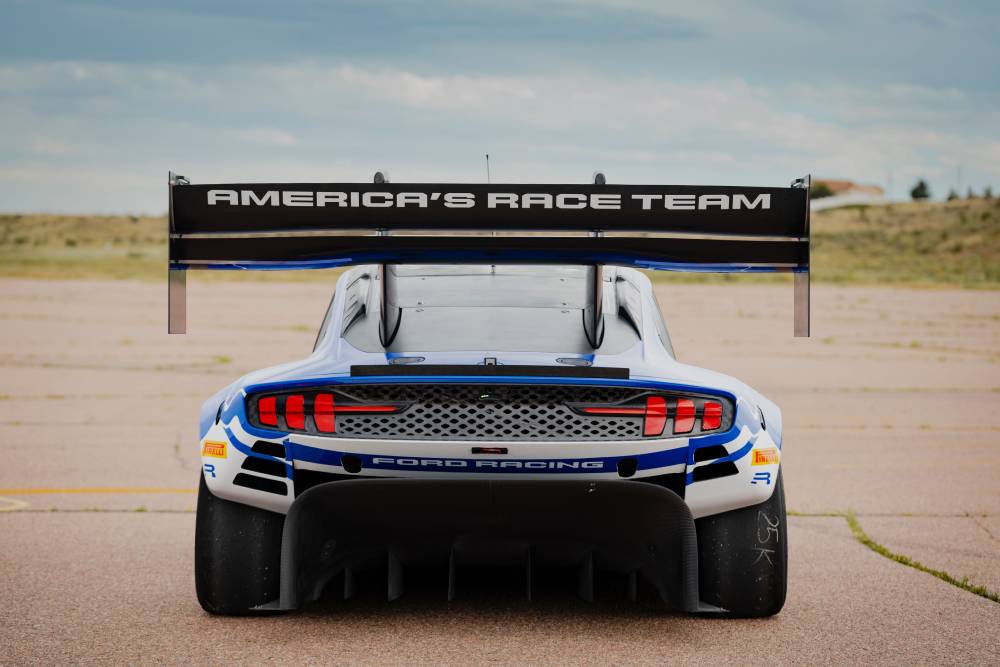 https://cdn.autogreeknews.gr/wp-content/uploads/2026/06/2026_Super_Mustang_Mach-E_EV_demonstrator_6_13-1.jpg