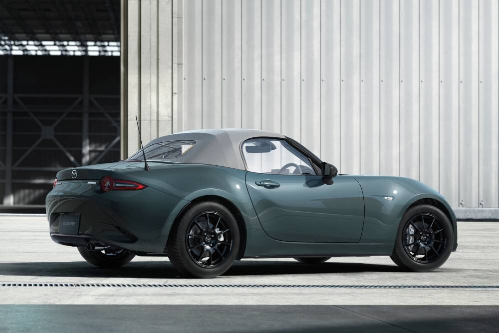 https://cdn.autogreeknews.gr/wp-content/uploads/2026/06/2026_mazda_mx-5_sv_rq_jpn_16x9_l-1.jpg