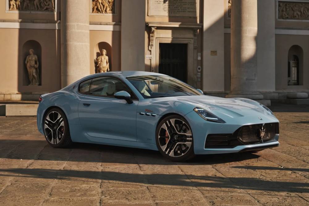 https://cdn.autogreeknews.gr/wp-content/uploads/2026/06/2027-Maserati-GranTurismo-GranCabrio-7-2048x1531-1.jpg