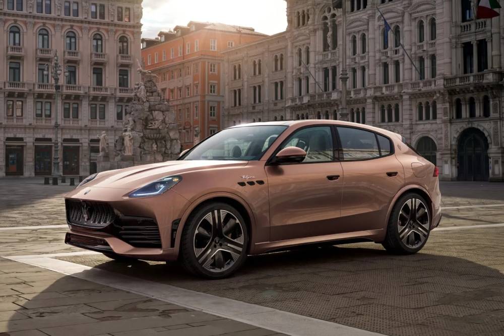 https://cdn.autogreeknews.gr/wp-content/uploads/2026/06/2027-Maserati-Grecale-6-2048x1374-1.jpg