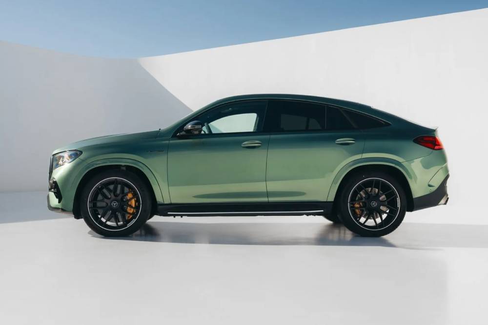 https://cdn.autogreeknews.gr/wp-content/uploads/2026/06/2027-Mercedes-AMG-GLE-GLS-63-8-2048x1366-1.jpg