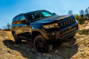 2027-jeep-grand-cherokee-trailhawk (7)