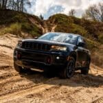 2027-jeep-grand-cherokee-trailhawk (8)