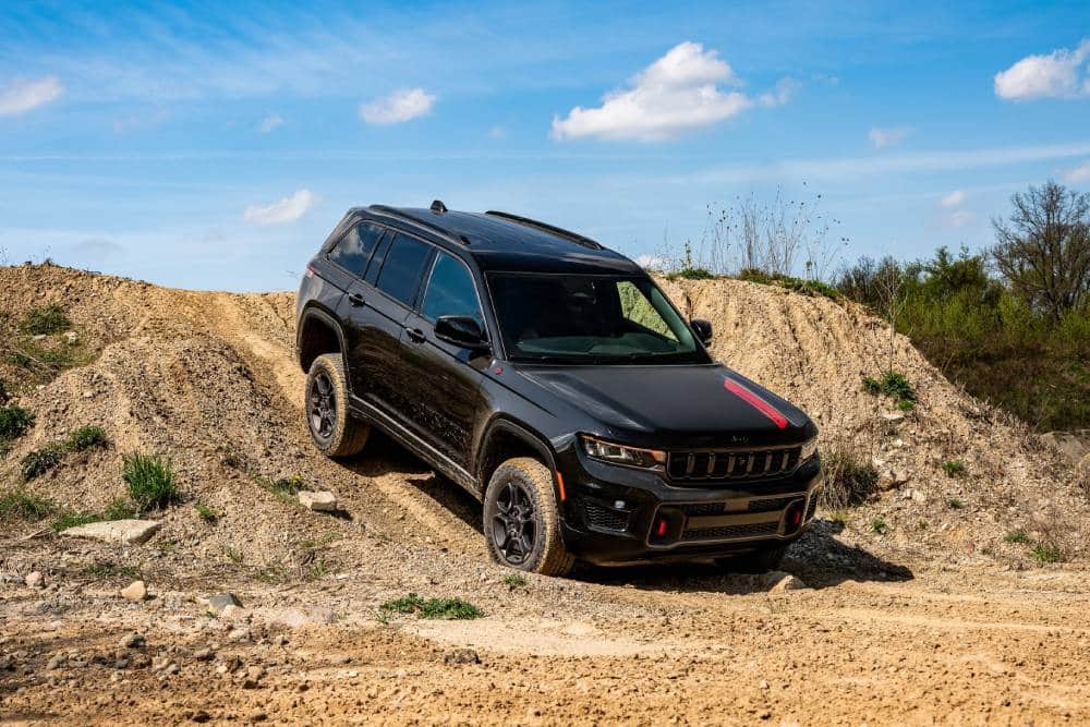 https://cdn.autogreeknews.gr/wp-content/uploads/2026/06/2027-jeep-grand-cherokee-trailhawk-9.jpg