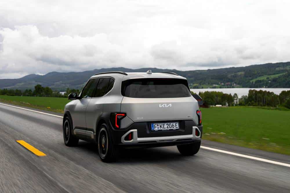 https://cdn.autogreeknews.gr/wp-content/uploads/2026/06/31507-kia-ev2-prototype-summer-test-norway-elprix-digital-03-1.jpg