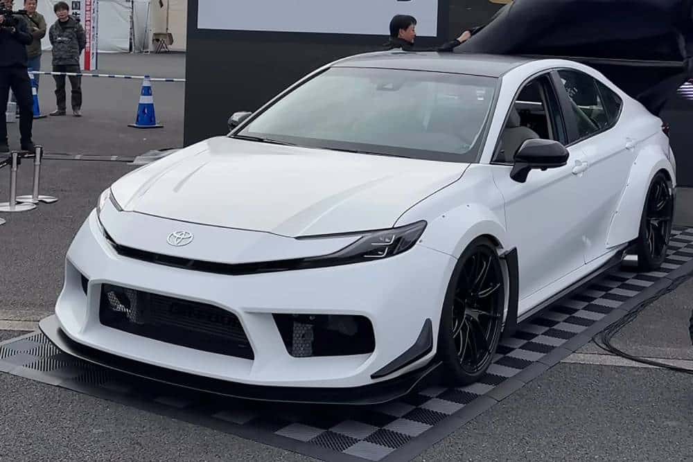 Toyota Camry με 700 ίππους και 2 κινητήρες; Ναι, υπάρχει!
