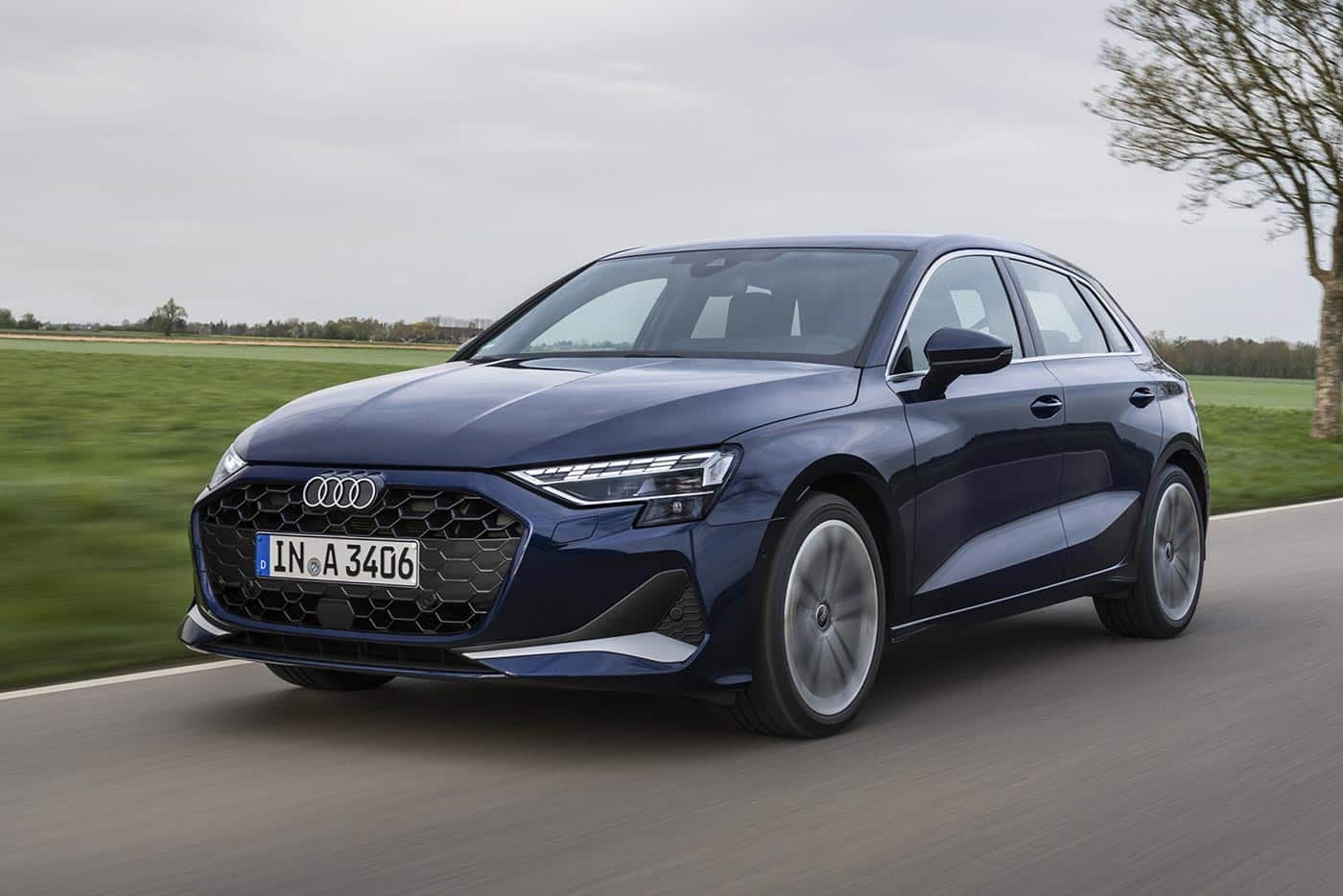 Νέο Audi A3 με αλλαγμένο εσωτερικό παρκάρει μόνο του