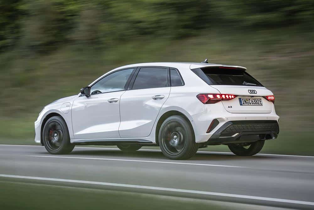 https://cdn.autogreeknews.gr/wp-content/uploads/2026/06/Audi-A3-2026-9.jpg