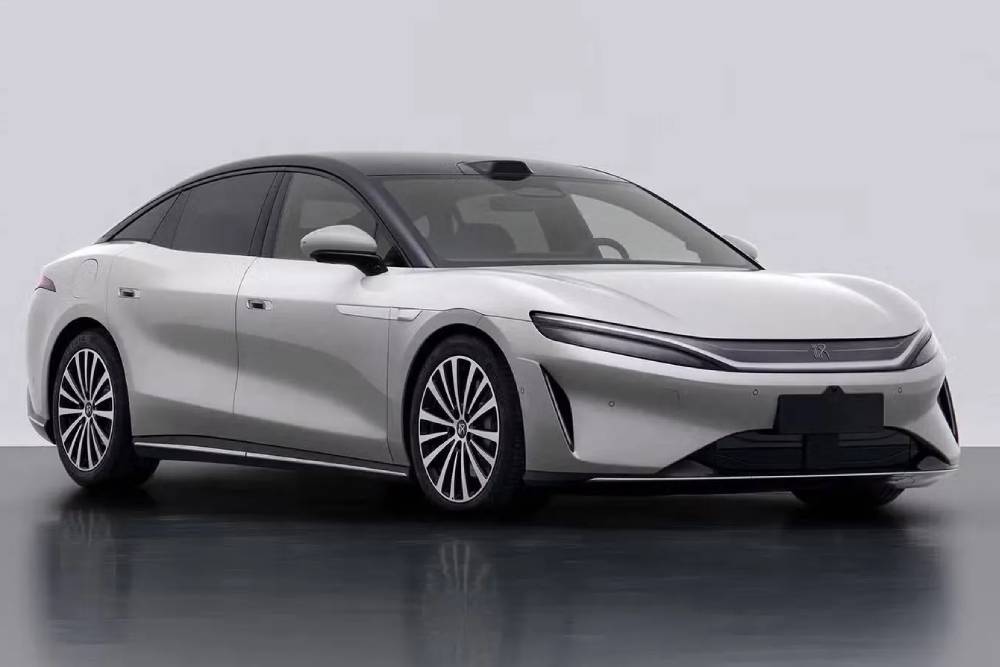 https://cdn.autogreeknews.gr/wp-content/uploads/2026/06/BYD-Great-Han-1_result22.jpg
