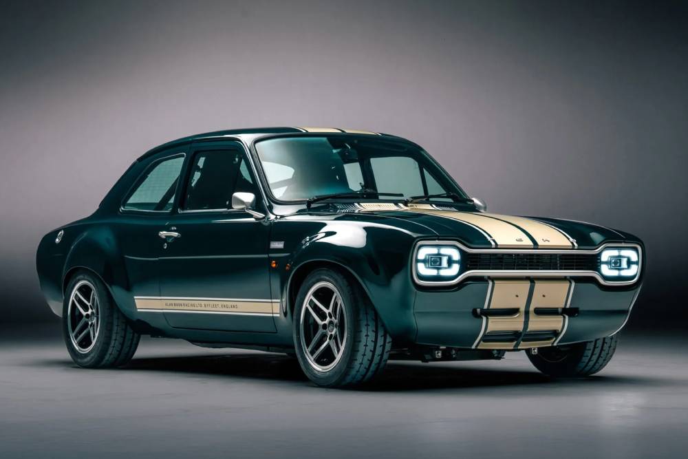 https://cdn.autogreeknews.gr/wp-content/uploads/2026/06/Boreham-Motorworks-Ford-Escort-Mk1-RS-00004-2048x1-1.jpg