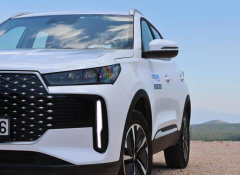 Πρωτοφανές τέτοιο υβριδικό SUV με 22.990 ευρώ
