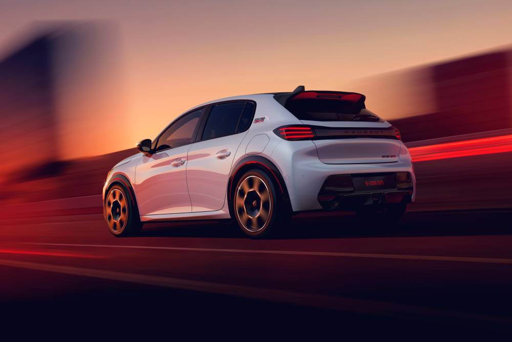 https://cdn.autogreeknews.gr/wp-content/uploads/2026/06/DY04_208-GTI_3-4_REAR-1.jpg