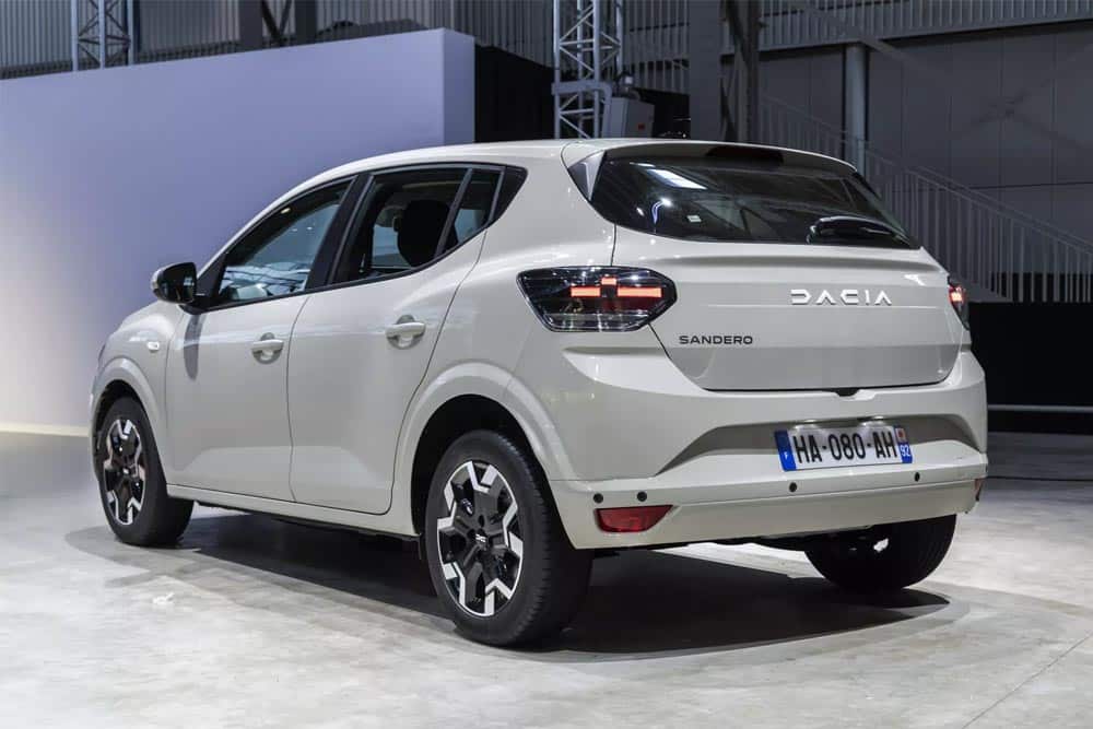 https://cdn.autogreeknews.gr/wp-content/uploads/2026/06/Dacia-Sandero-2026-2.jpg