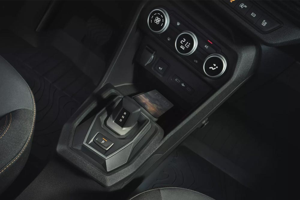 https://cdn.autogreeknews.gr/wp-content/uploads/2026/06/Dacia-Sandero-2026-4.jpg