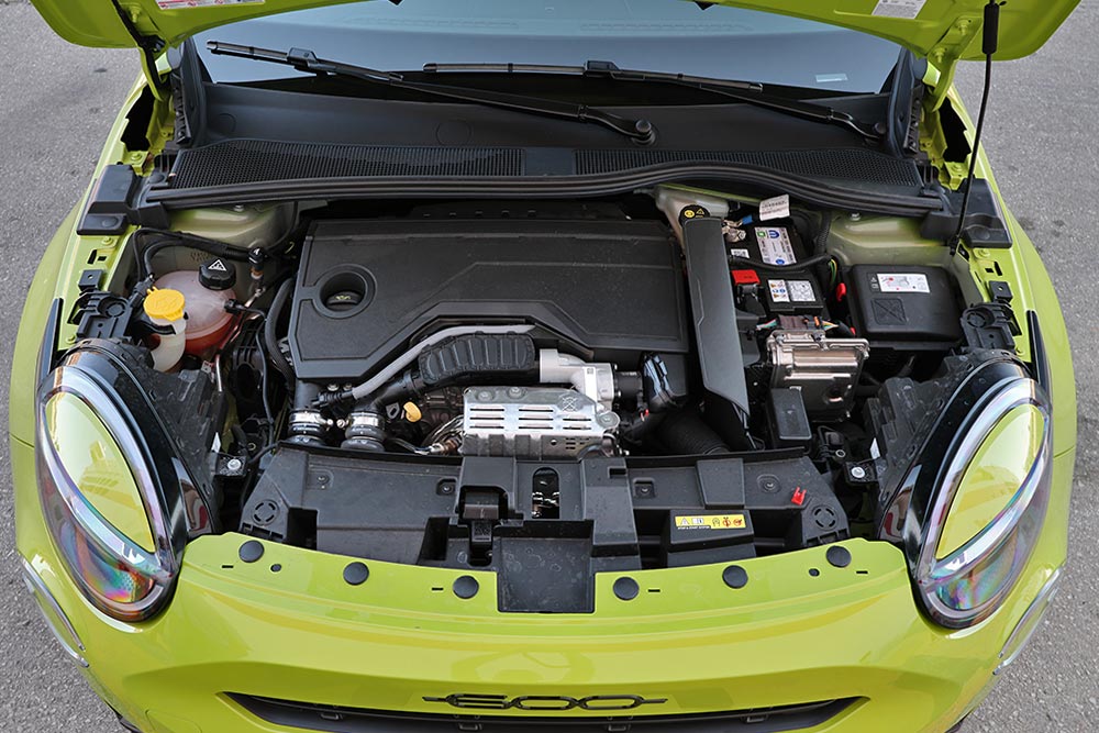 https://cdn.autogreeknews.gr/wp-content/uploads/2026/06/Fiat-600-1.2-Hybrid-145-22.jpg