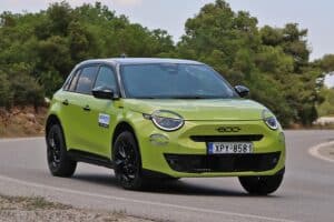 Fiat-600-1.2-Hybrid-145-interior-(22)