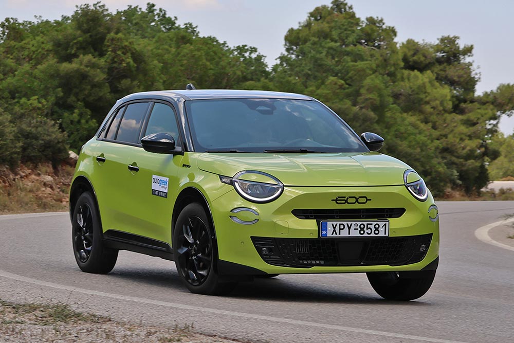https://cdn.autogreeknews.gr/wp-content/uploads/2026/06/Fiat-600-1.2-Hybrid-145-interior-22.jpg