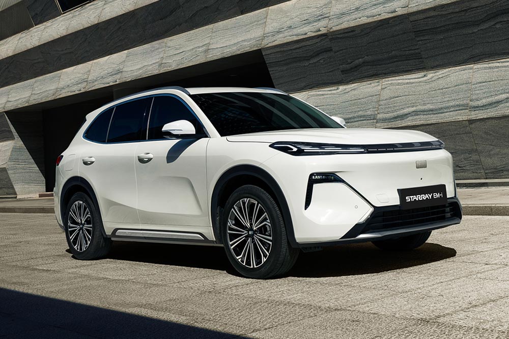 https://cdn.autogreeknews.gr/wp-content/uploads/2026/06/Geely-Starray-EM-i.jpg