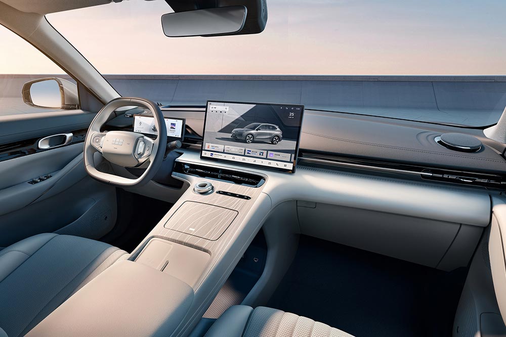 https://cdn.autogreeknews.gr/wp-content/uploads/2026/06/Geely-Starray-Smart-cockpit.jpg
