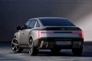 Hyundai-Avante-Elantra-2-2048×1152