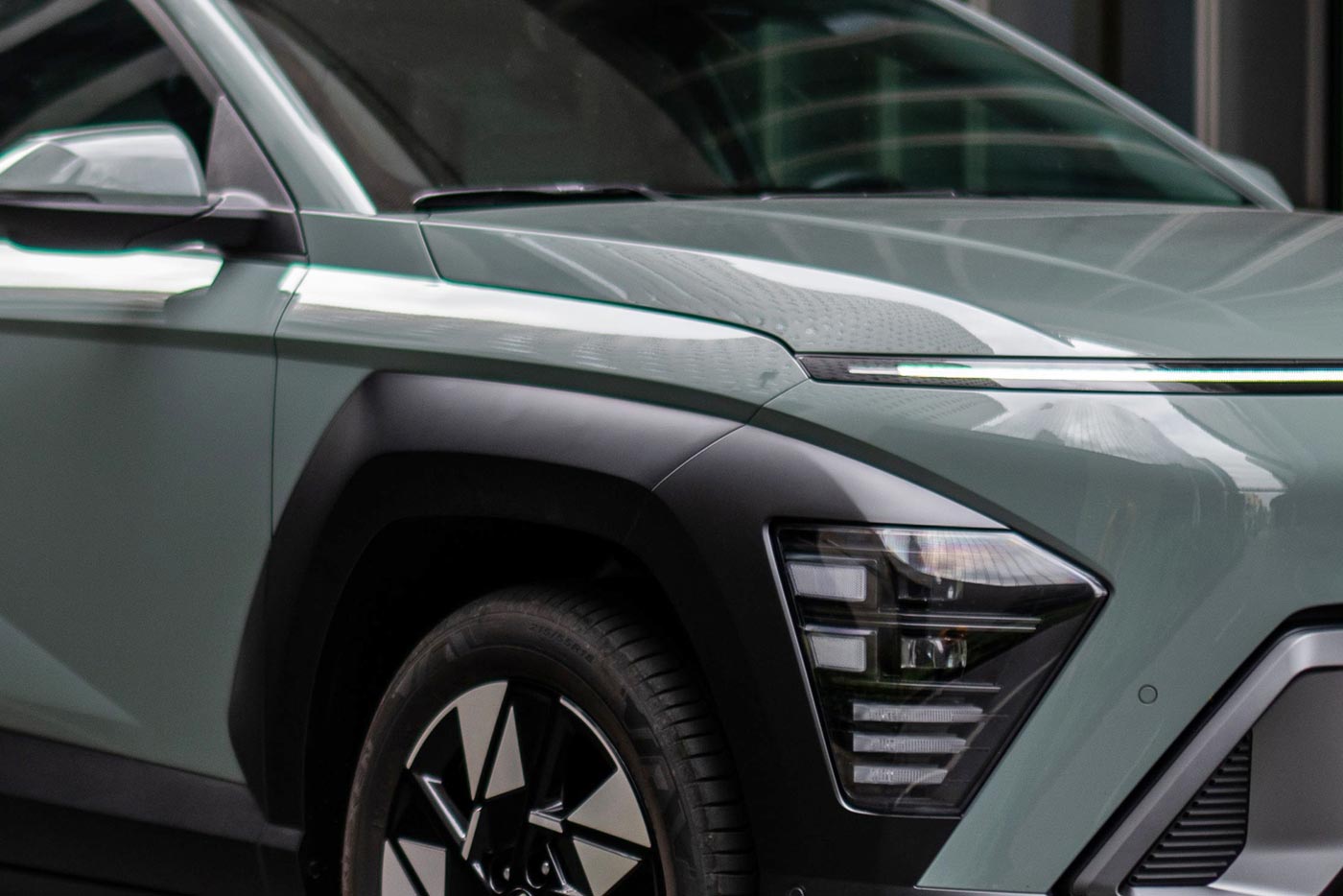 Υβριδικό SUV «σκίζει» με τα πλεονεκτήματα και την τιμή του