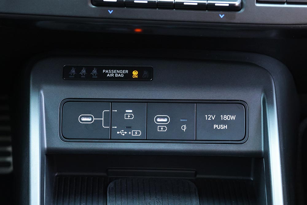 https://cdn.autogreeknews.gr/wp-content/uploads/2026/06/Hyundai-Kona-Electric-MY26-N-Line-interior-16.jpg