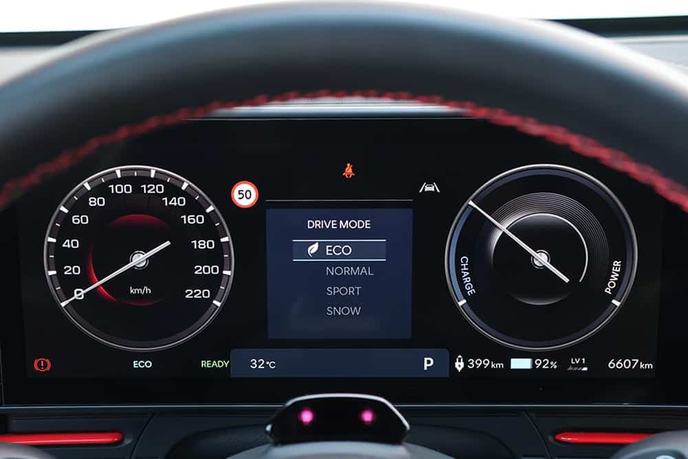 https://cdn.autogreeknews.gr/wp-content/uploads/2026/06/Hyundai-Kona-Electric-MY26-N-Line-interior-18.jpg