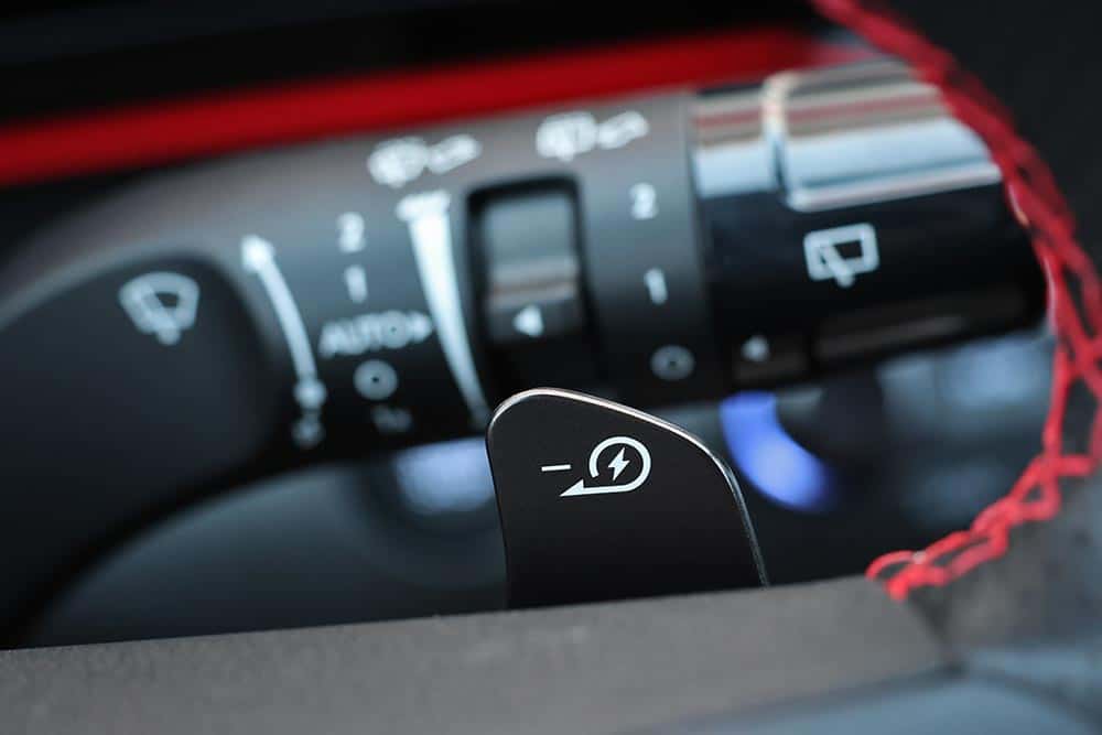 https://cdn.autogreeknews.gr/wp-content/uploads/2026/06/Hyundai-Kona-Electric-MY26-N-Line-interior-23.jpg