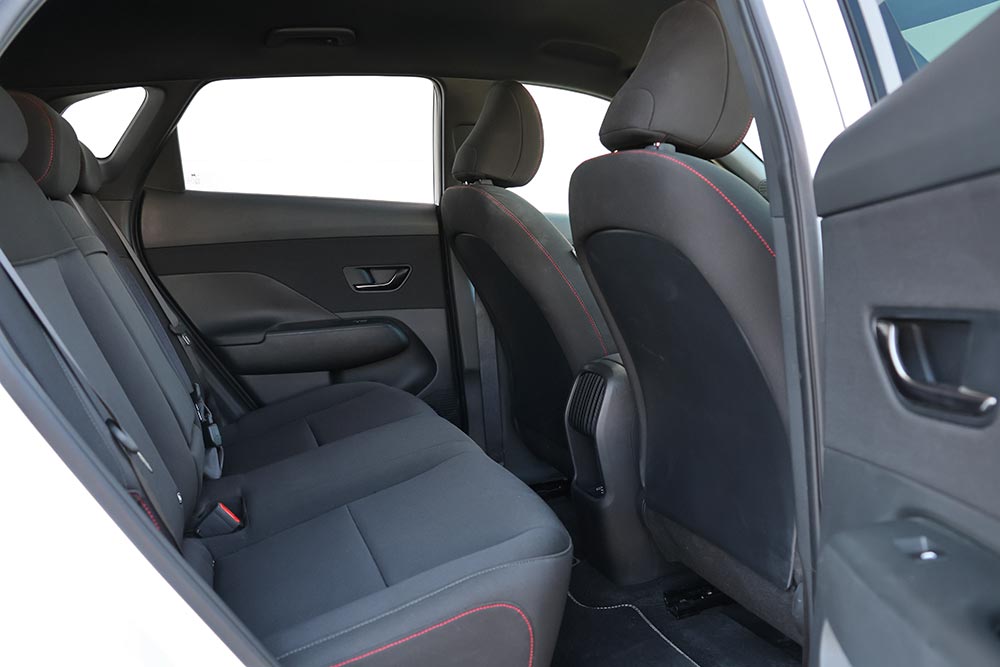 https://cdn.autogreeknews.gr/wp-content/uploads/2026/06/Hyundai-Kona-Electric-MY26-N-Line-interior-24.jpg