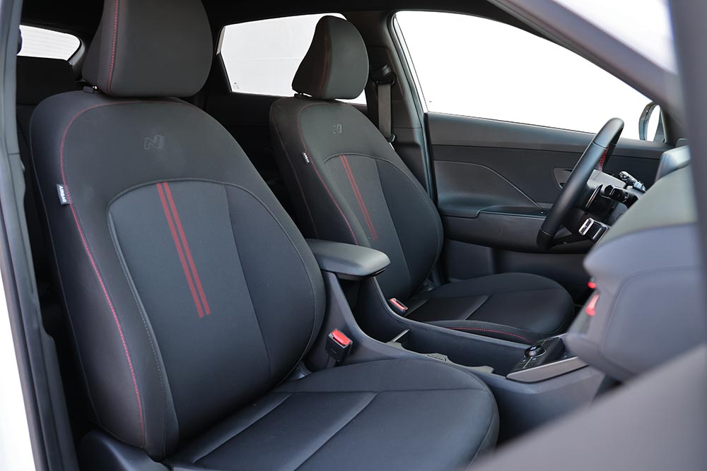 https://cdn.autogreeknews.gr/wp-content/uploads/2026/06/Hyundai-Kona-Electric-MY26-N-Line-interior-25.jpg