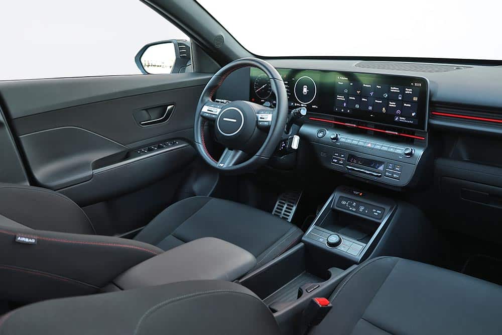 https://cdn.autogreeknews.gr/wp-content/uploads/2026/06/Hyundai-Kona-Electric-MY26-N-Line-interior-3.jpg