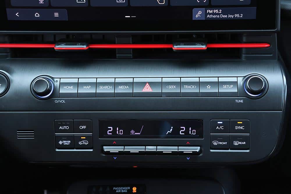 https://cdn.autogreeknews.gr/wp-content/uploads/2026/06/Hyundai-Kona-Electric-MY26-N-Line-interior-5.jpg