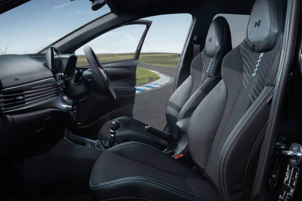 https://cdn.autogreeknews.gr/wp-content/uploads/2026/06/Hyundai-i20-N-Shadow-Edition-9-2048x1366-1.jpg