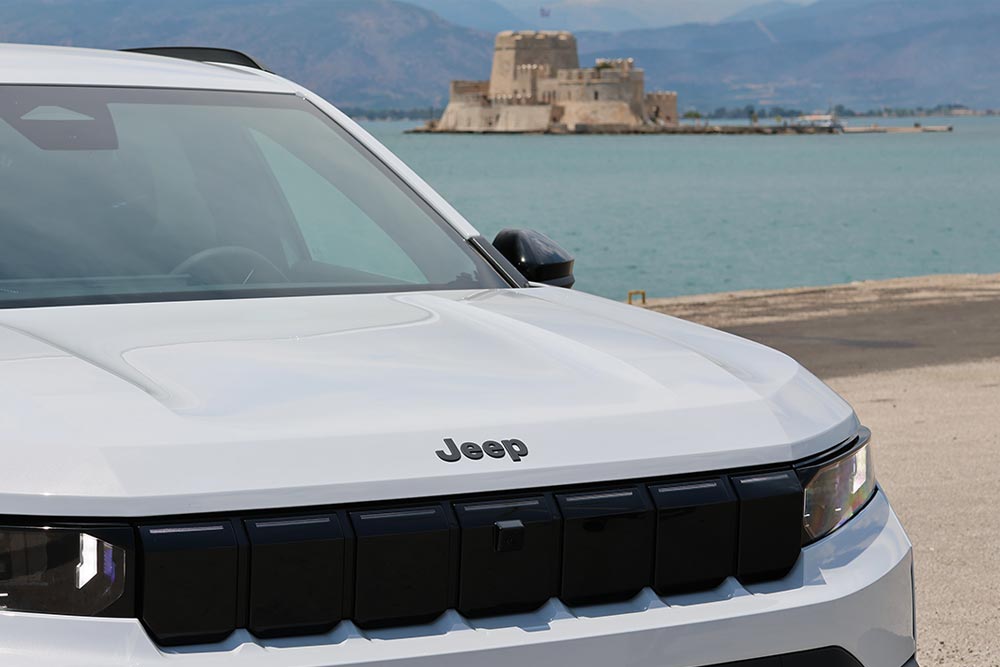 https://cdn.autogreeknews.gr/wp-content/uploads/2026/06/Jeep-Compass-e–Hybrid-145-13.jpg