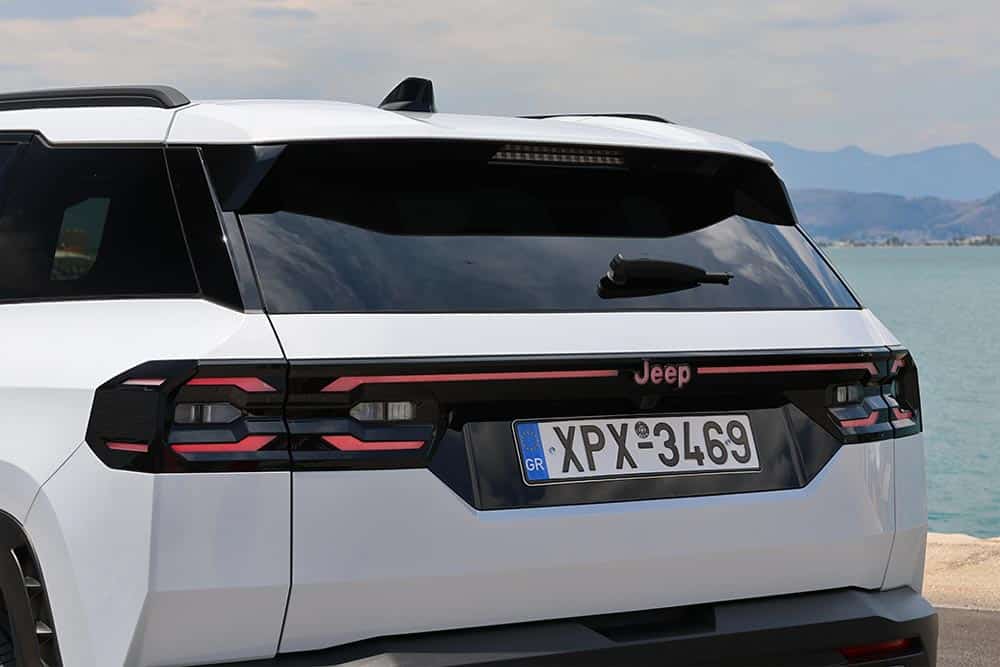 https://cdn.autogreeknews.gr/wp-content/uploads/2026/06/Jeep-Compass-e–Hybrid-145-15.jpg