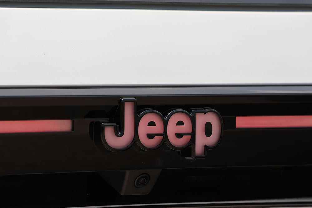 https://cdn.autogreeknews.gr/wp-content/uploads/2026/06/Jeep-Compass-e–Hybrid-145-17.jpg
