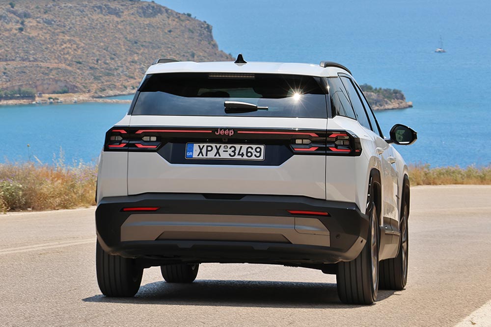 https://cdn.autogreeknews.gr/wp-content/uploads/2026/06/Jeep-Compass-e–Hybrid-145-22.jpg