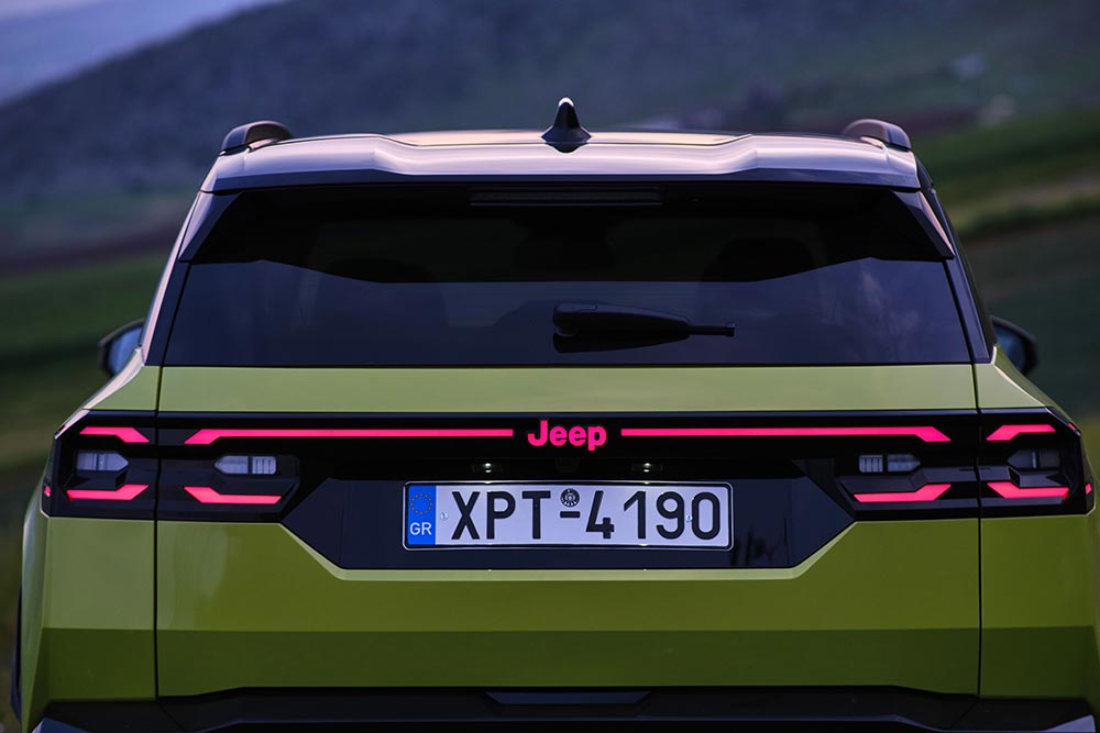 https://cdn.autogreeknews.gr/wp-content/uploads/2026/06/Jeep_Compass_2026-30.jpg