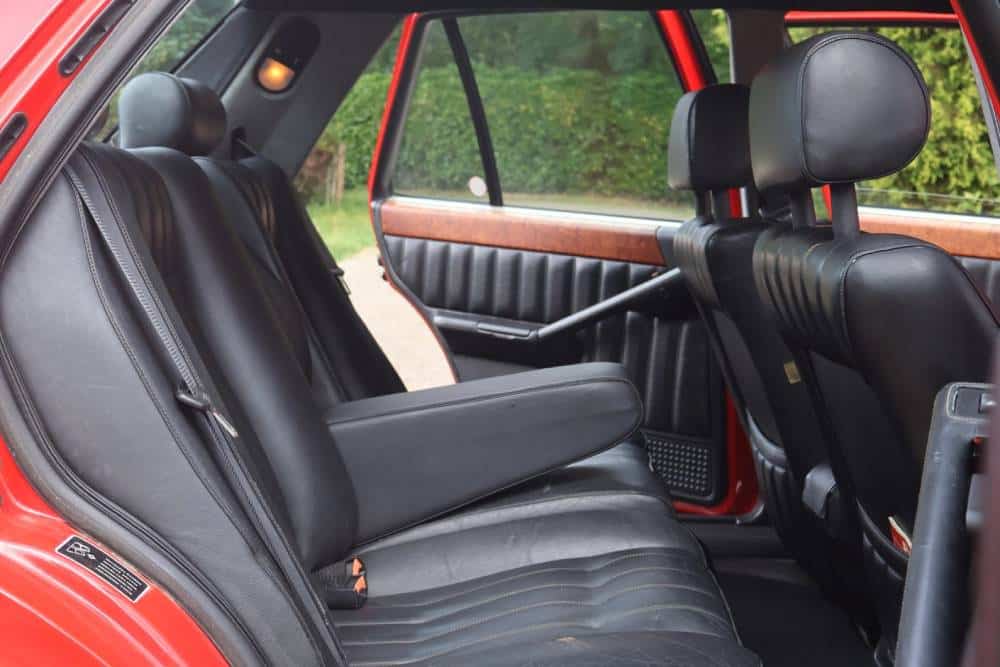 https://cdn.autogreeknews.gr/wp-content/uploads/2026/06/Lancia_Thema_8_32_1988_Ferrari_Rosso_Corsa_2026_pr-14.jpg
