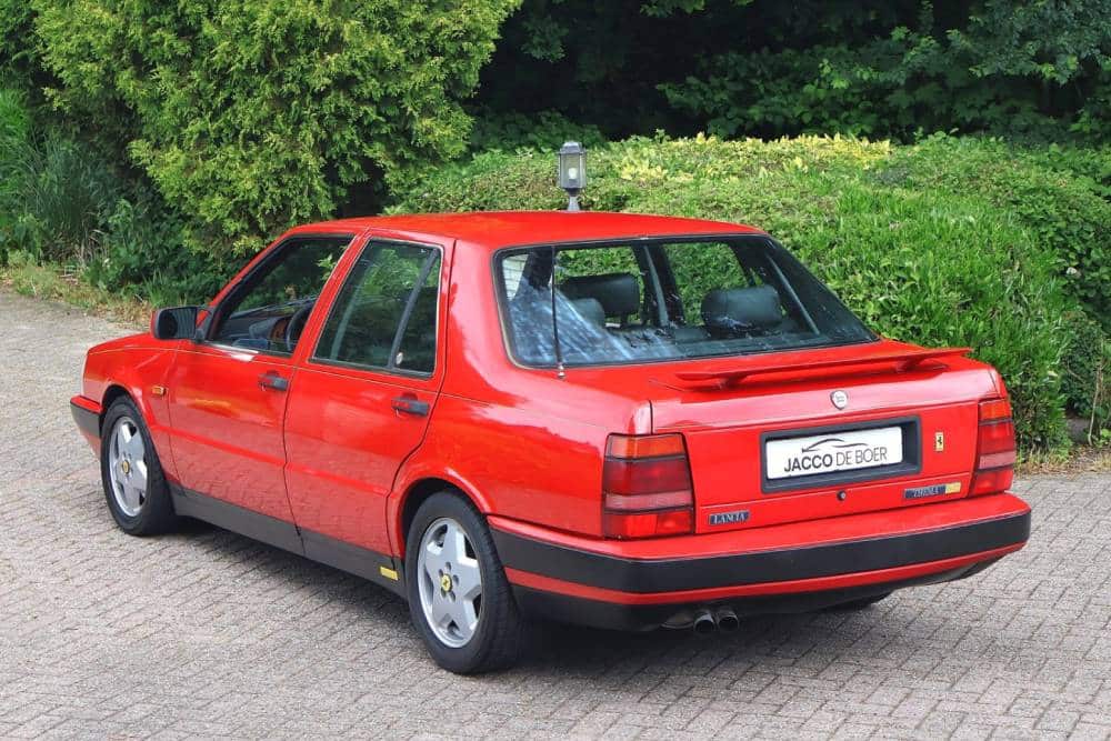 https://cdn.autogreeknews.gr/wp-content/uploads/2026/06/Lancia_Thema_8_32_1988_Ferrari_Rosso_Corsa_2026_pr-3.jpg