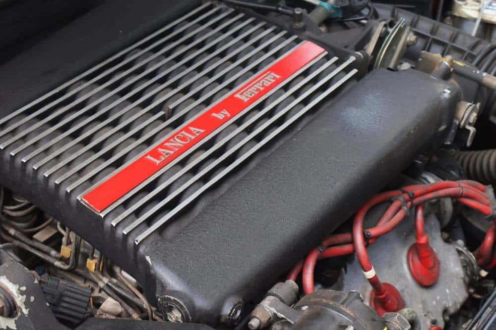 https://cdn.autogreeknews.gr/wp-content/uploads/2026/06/Lancia_Thema_8_32_1988_Ferrari_Rosso_Corsa_2026_pr-4.jpg