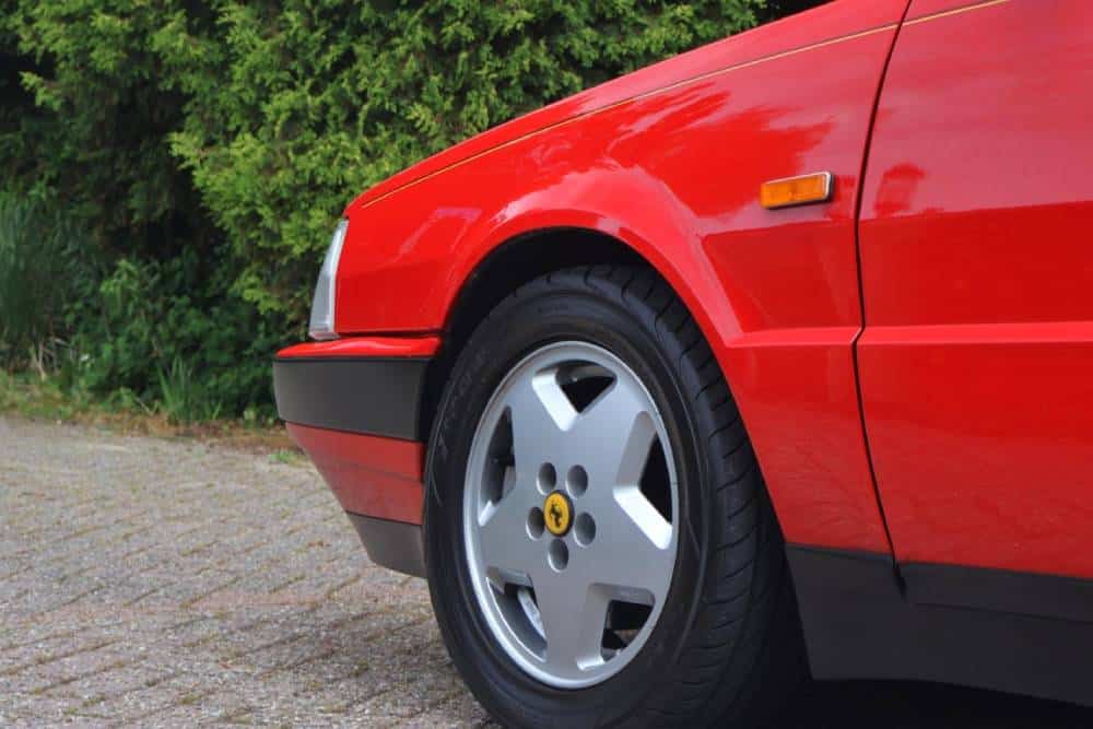 https://cdn.autogreeknews.gr/wp-content/uploads/2026/06/Lancia_Thema_8_32_1988_Ferrari_Rosso_Corsa_2026_pr-7.jpg