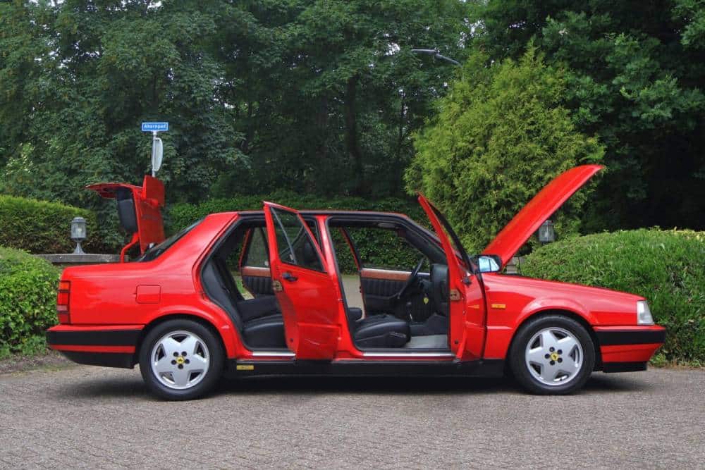 https://cdn.autogreeknews.gr/wp-content/uploads/2026/06/Lancia_Thema_8_32_1988_Ferrari_Rosso_Corsa_2026_pr-9.jpg