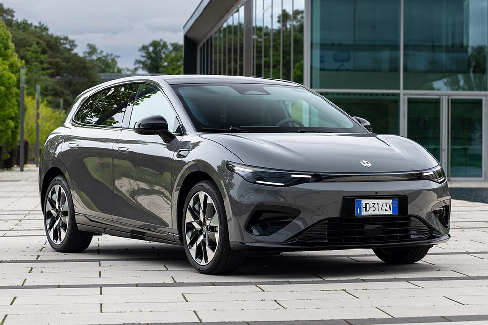 https://cdn.autogreeknews.gr/wp-content/uploads/2026/06/Leapmotor-B05-11.jpg