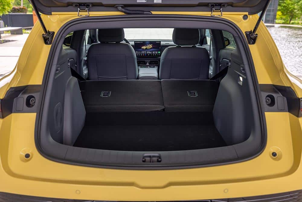 https://cdn.autogreeknews.gr/wp-content/uploads/2026/06/Leapmotor-B05-18.jpg