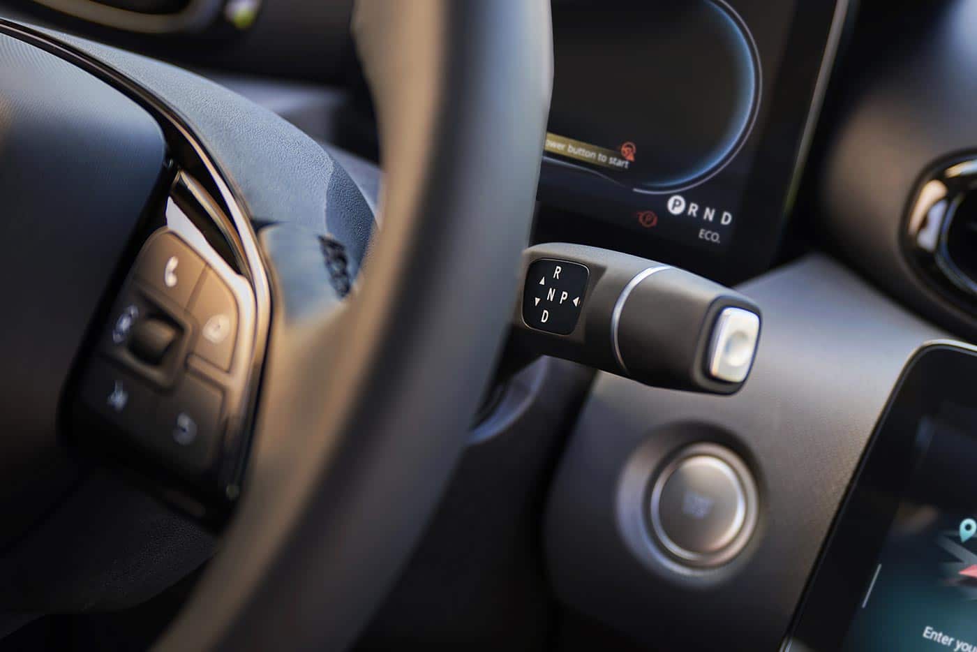 https://cdn.autogreeknews.gr/wp-content/uploads/2026/06/Leapmotor-T03-gear-level.jpg