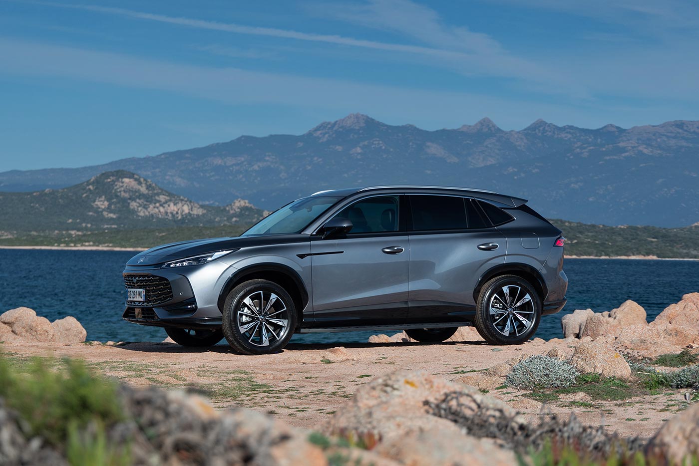 https://cdn.autogreeknews.gr/wp-content/uploads/2026/06/MG-HS-PHEV.jpg