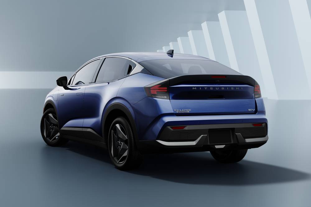 https://cdn.autogreeknews.gr/wp-content/uploads/2026/06/Mitsubishi-Eclipse-Sportback-rear-3-4-large.jpg