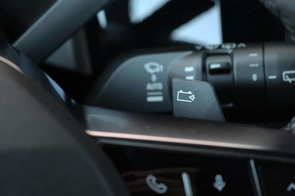 https://cdn.autogreeknews.gr/wp-content/uploads/2026/06/Nissan-Micra-electric-interior-14.jpg