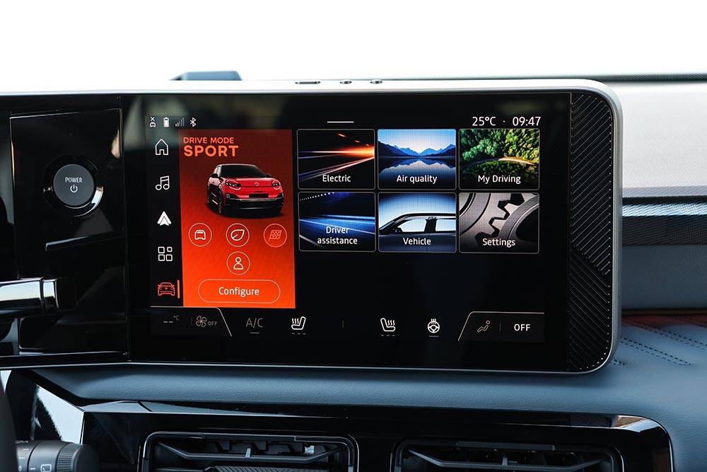 https://cdn.autogreeknews.gr/wp-content/uploads/2026/06/Nissan-Micra-electric-interior-17.jpg